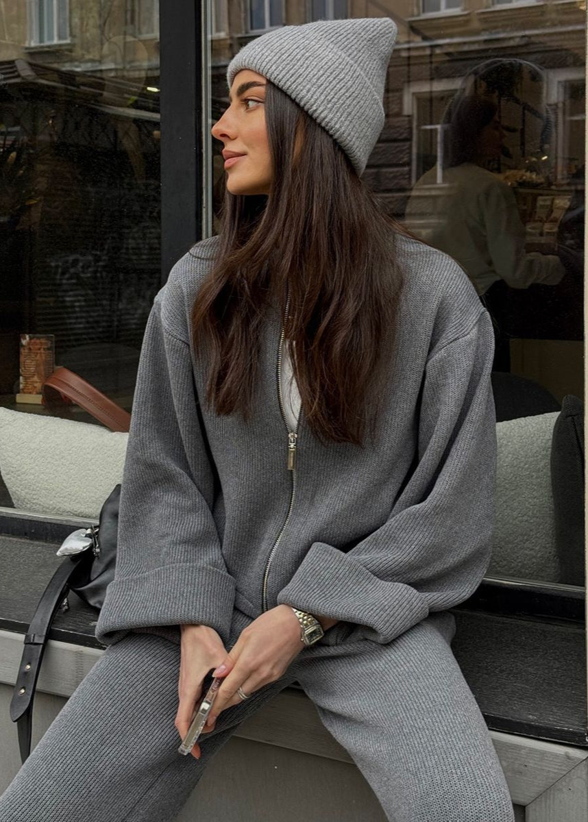 Avery Knit Lounge Set – Zip-Up Jacket and Wide-Leg Pants