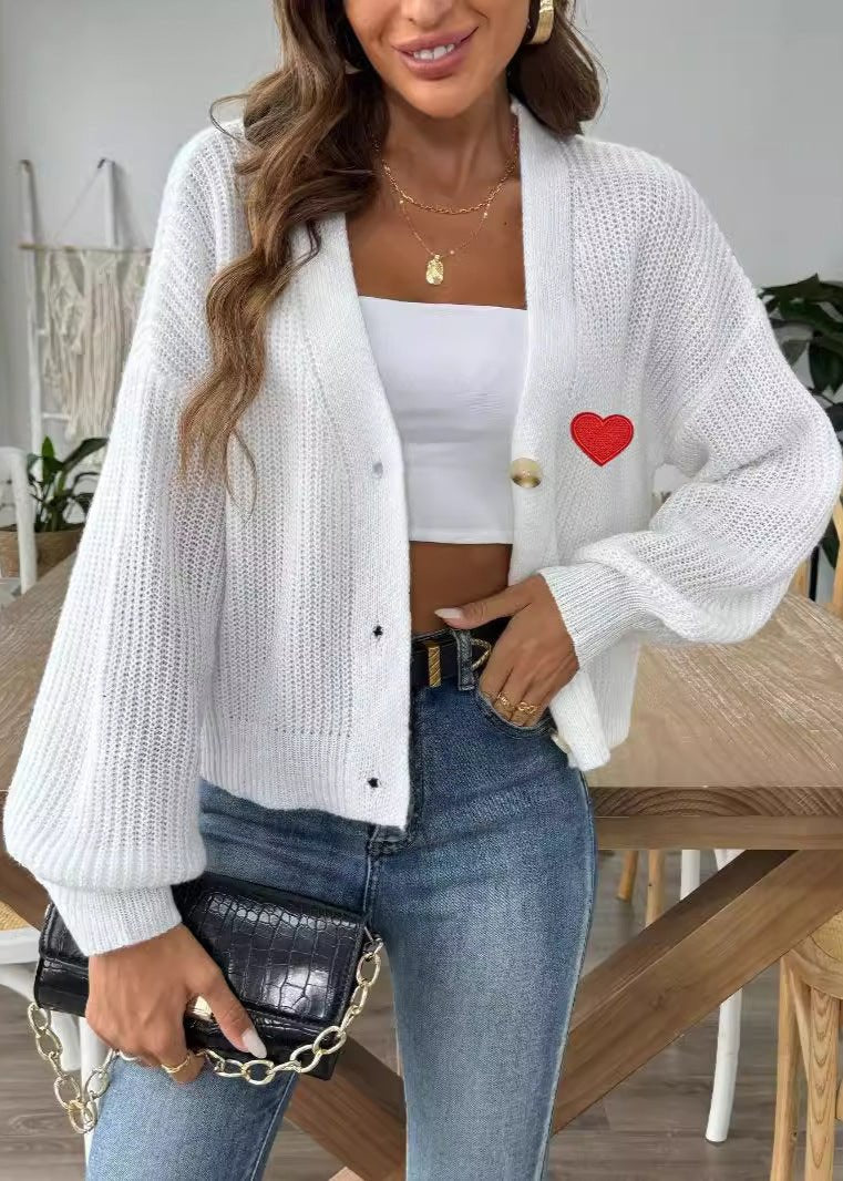 Cardigan boutonné en tricot avec broderie en forme de cœur