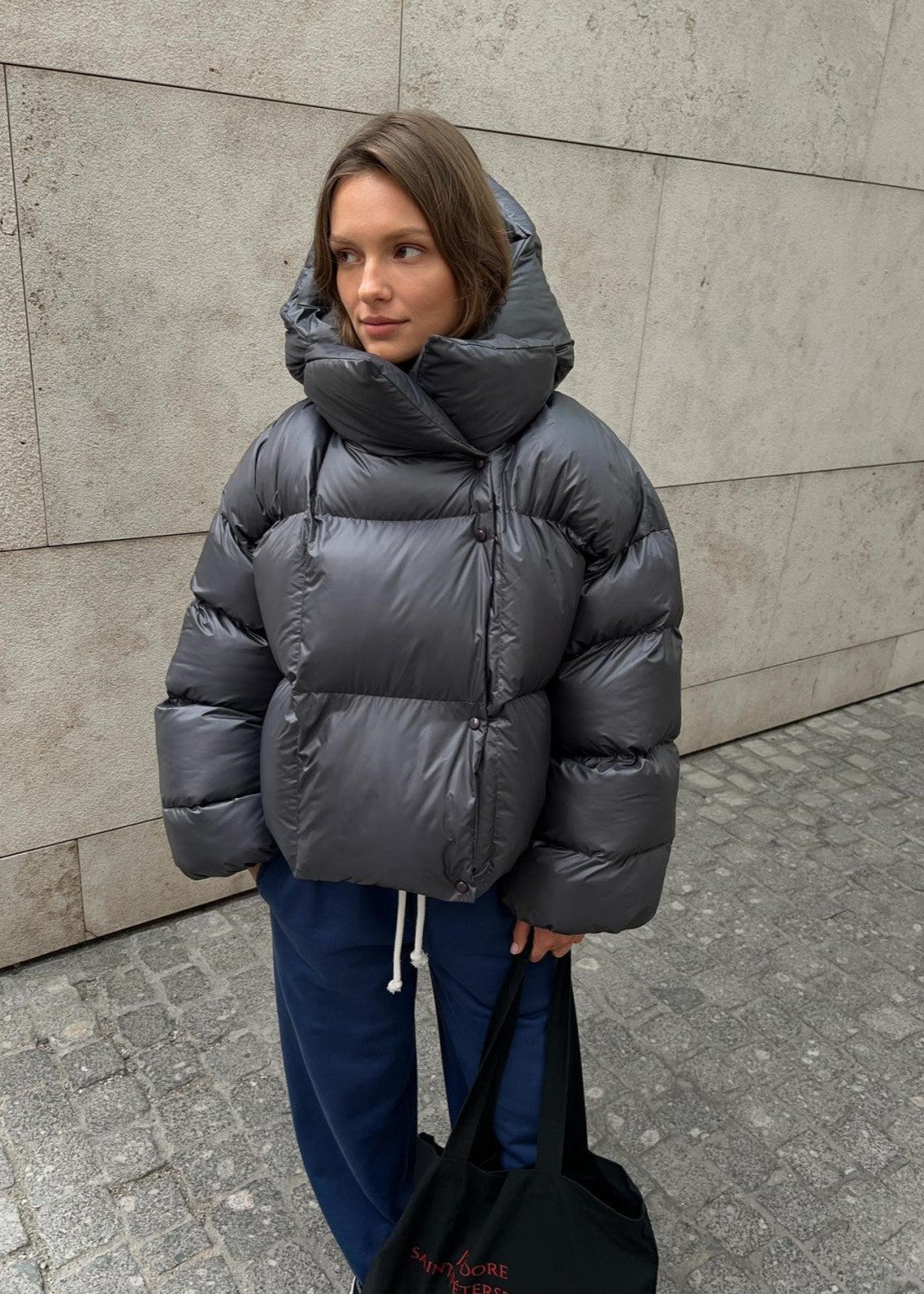 Chaqueta corta acolchada oliva – diseño sobredimensionado con capucha ultra cálido