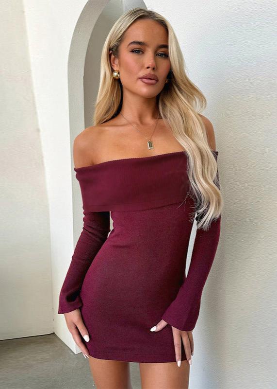 Slim-Fit Off-Shoulder Knitted Long-Sleeved Dress