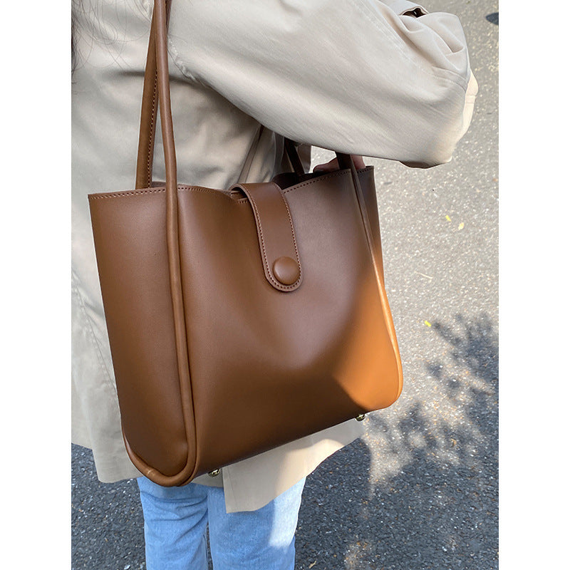 Retro-One-Shoulder Commuter Tote