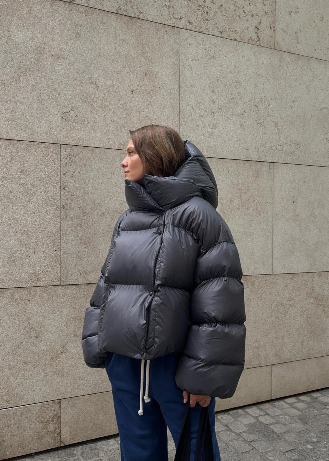 Chaqueta corta acolchada oliva – diseño sobredimensionado con capucha ultra cálido