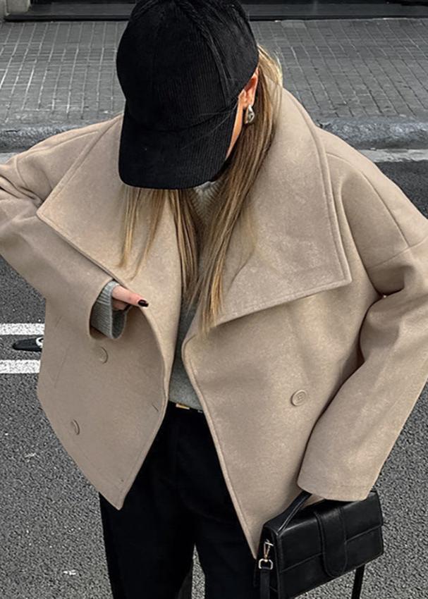 Manteau court minimaliste en laine mélangée