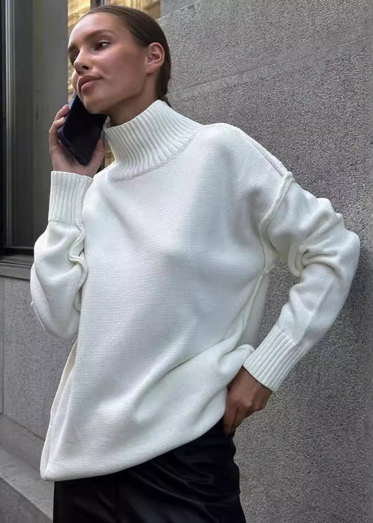 Modern Cozy Turtleneck Sweater - Timeless Comfort and Chic Design