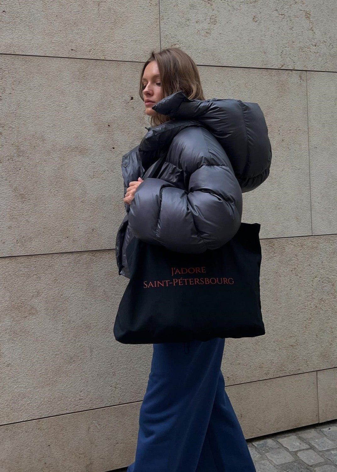 Chaqueta corta acolchada oliva – diseño sobredimensionado con capucha ultra cálido