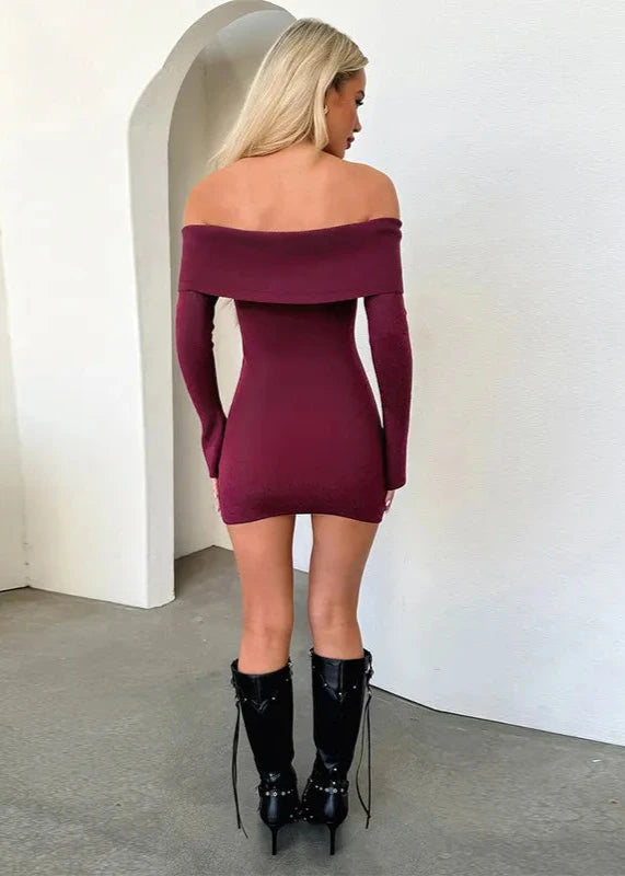 Slim-Fit Off-Shoulder Knitted Long-Sleeved Dress