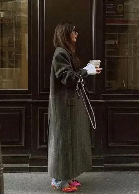 Manteau long en laine à fines rayures - Élégant et minimaliste