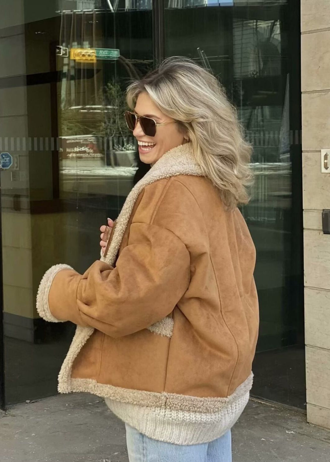 Abrigo sable forrado de piel de oveja – Chaqueta marrón de ante sintético con interior de peluche