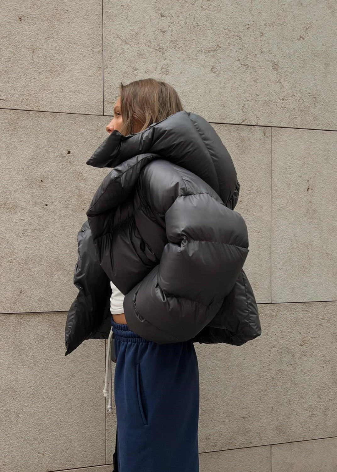 Chaqueta corta acolchada oliva – diseño sobredimensionado con capucha ultra cálido