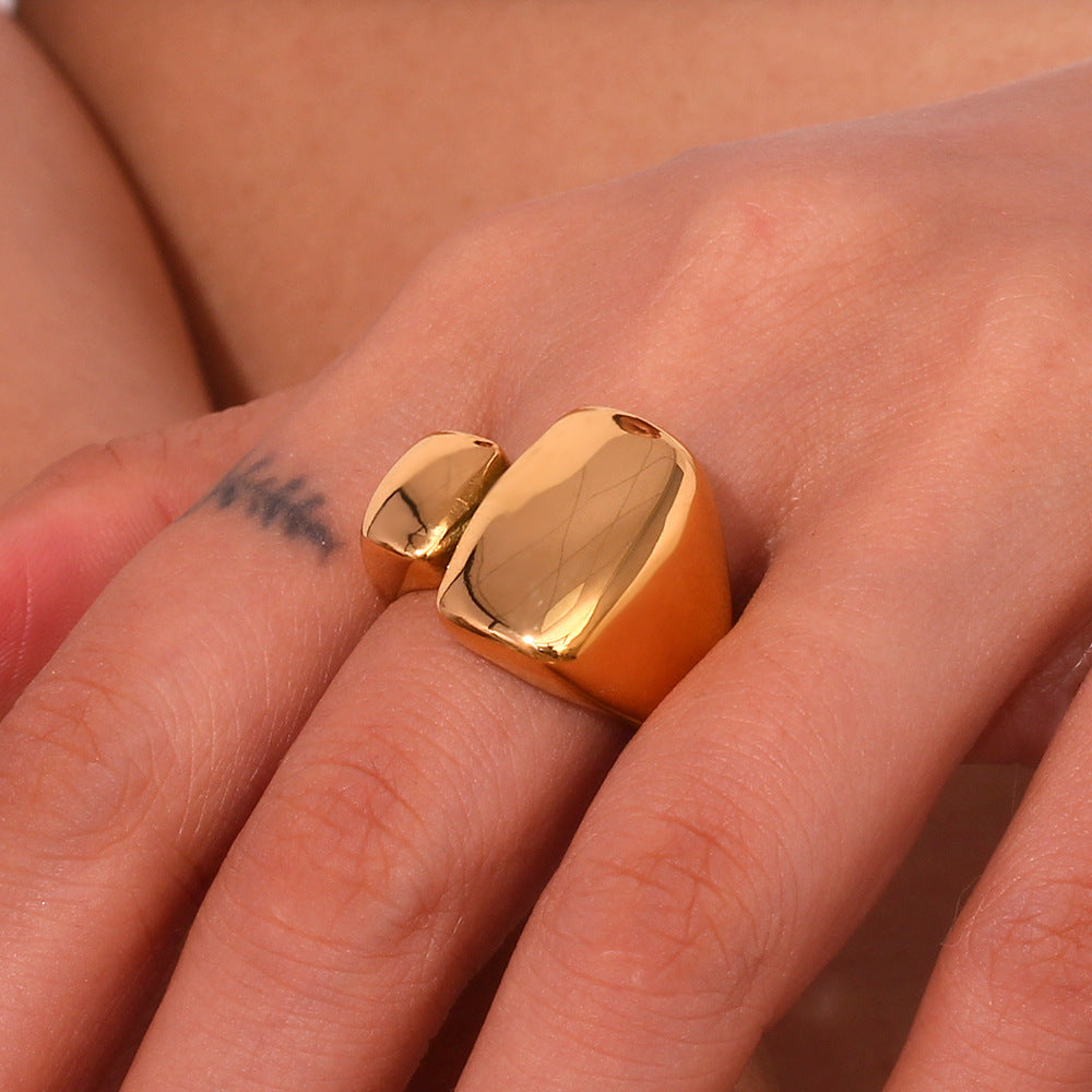 Aero Gold Sculpted Ring