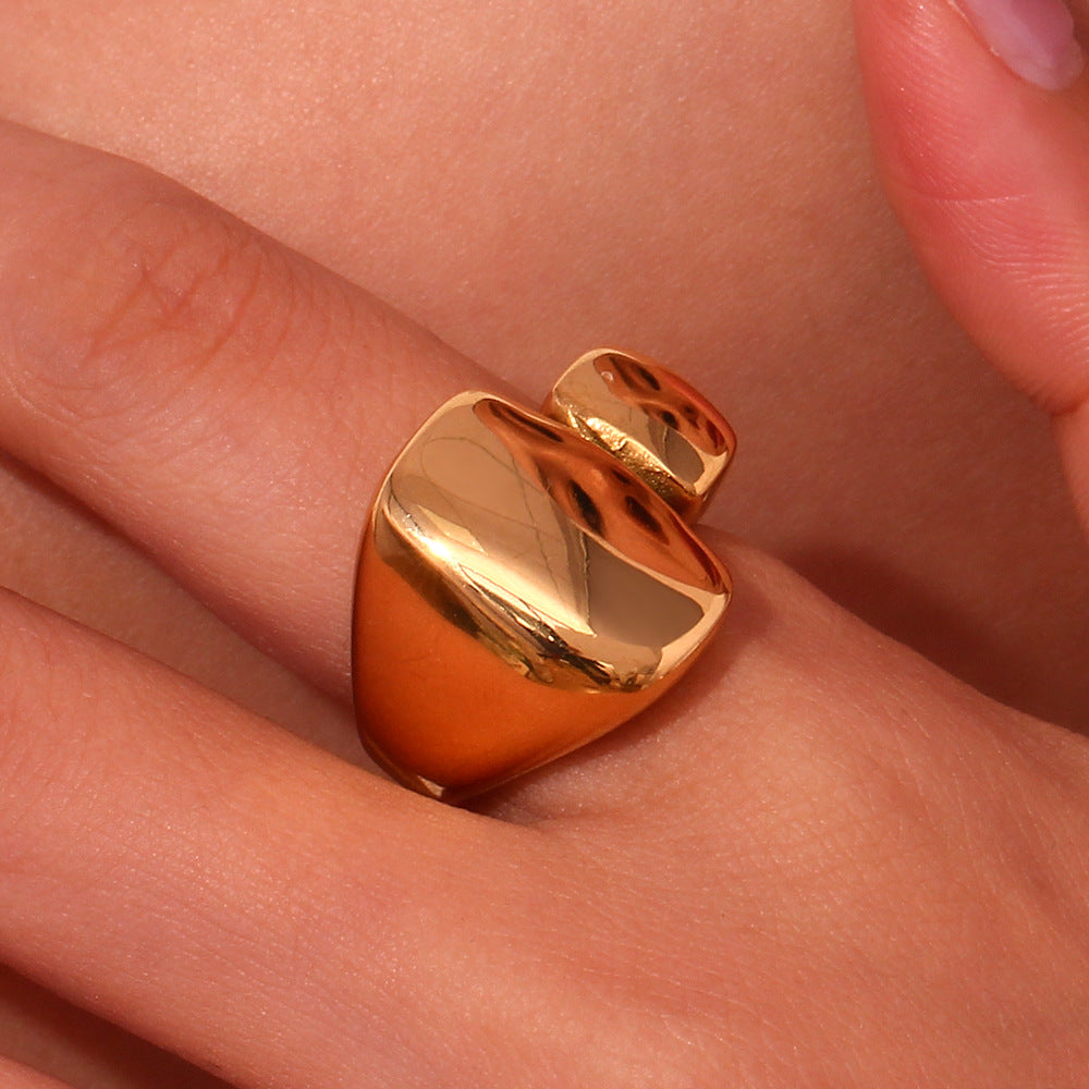 Aero Gold Sculpted Ring