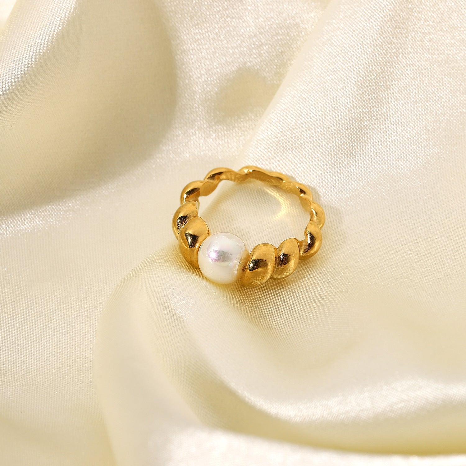 Arlette Pearl Ring