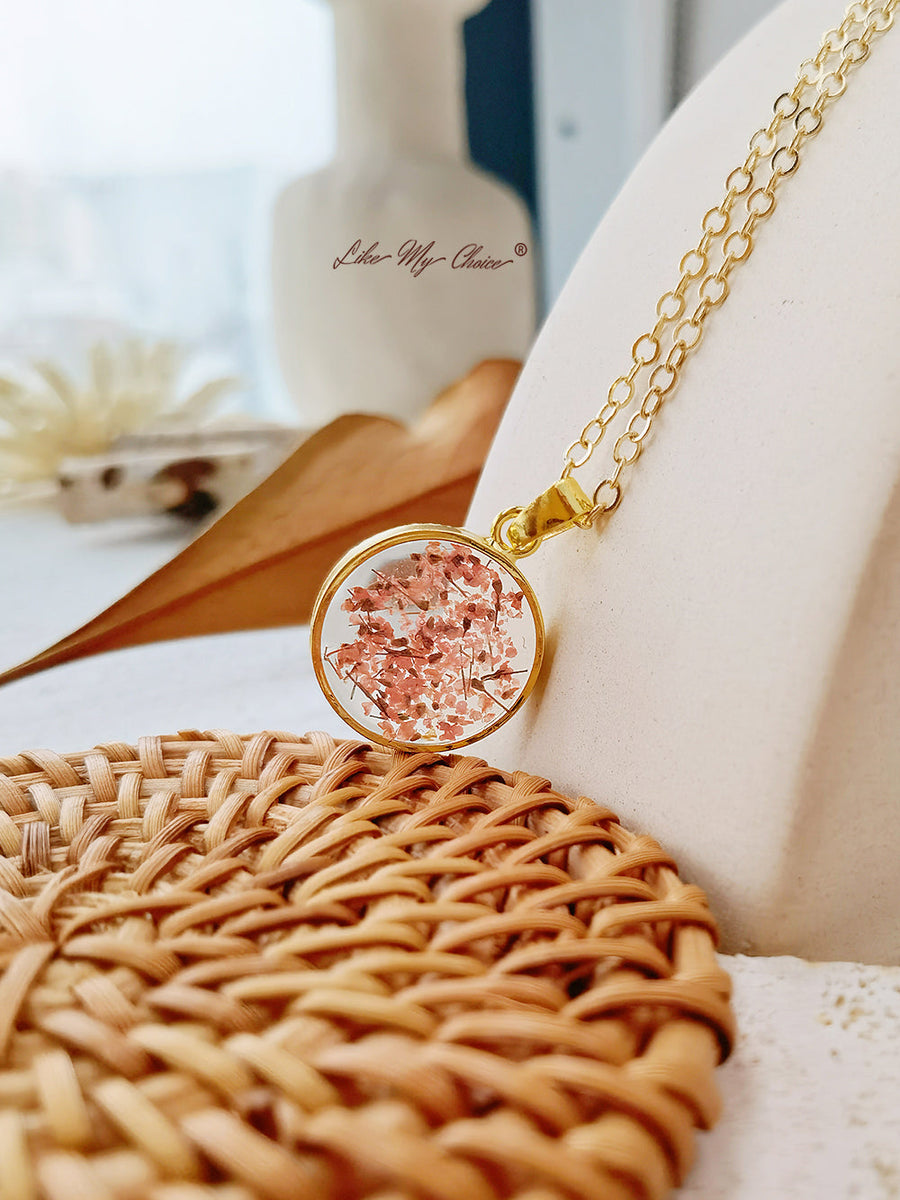 Queen Anne Lace Flower Botanical Pendant Gold Circle Necklace