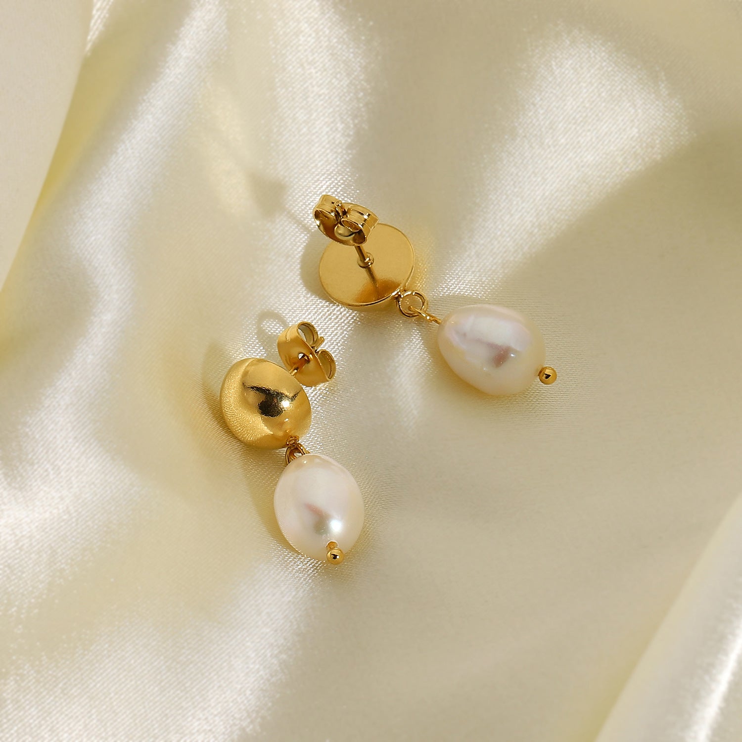 Boucles d'oreilles en perles d'eau douce Cornelia