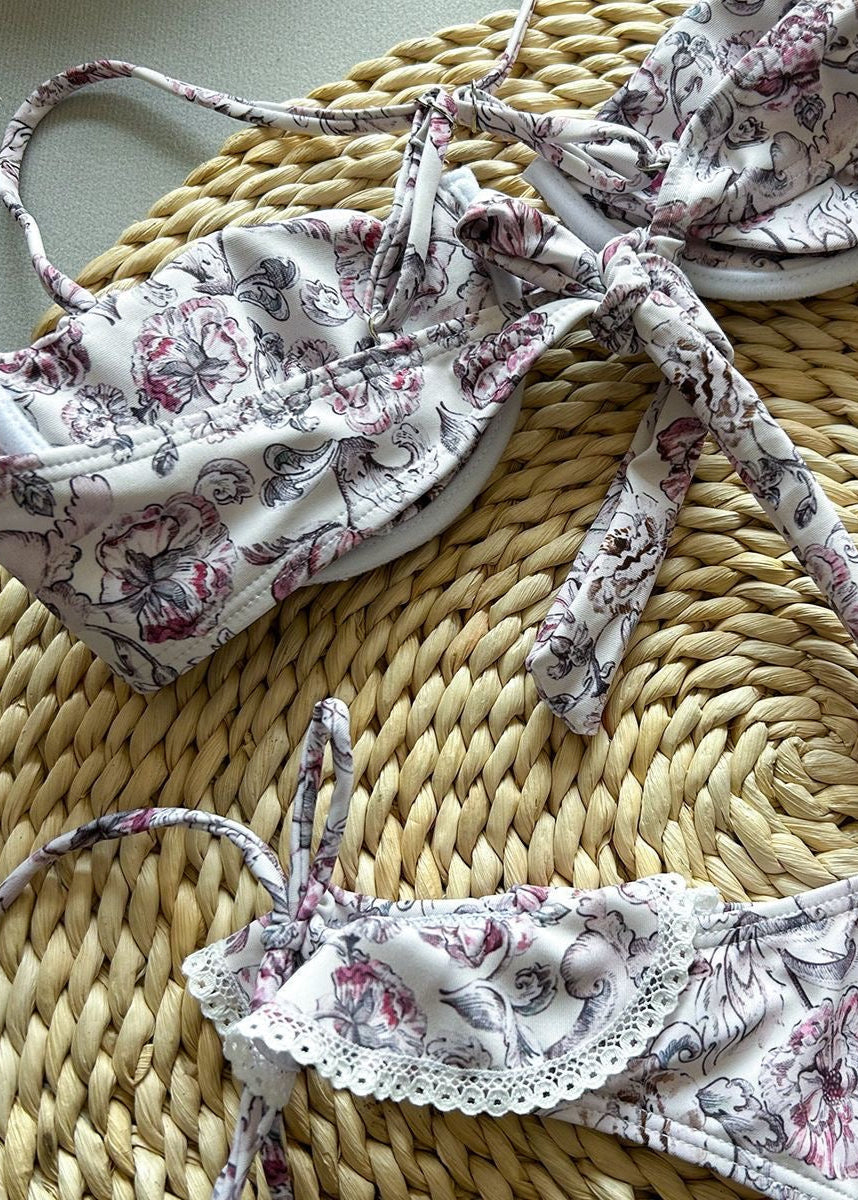 FloraLace – Costume intero con ferretto e volant