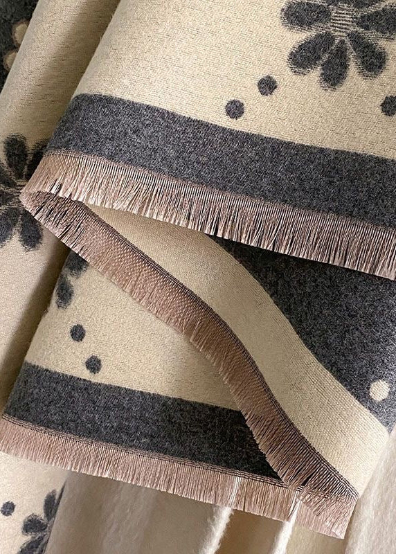 Reversible Daisy Print Fringe Scarf in Olive Green and Ivory