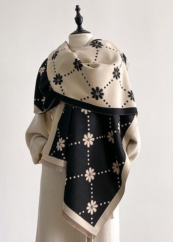 Reversible Daisy Print Fringe Scarf in Olive Green and Ivory