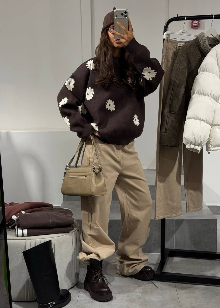 Floral Crew Neck Knit Sweater with Relaxed Fit