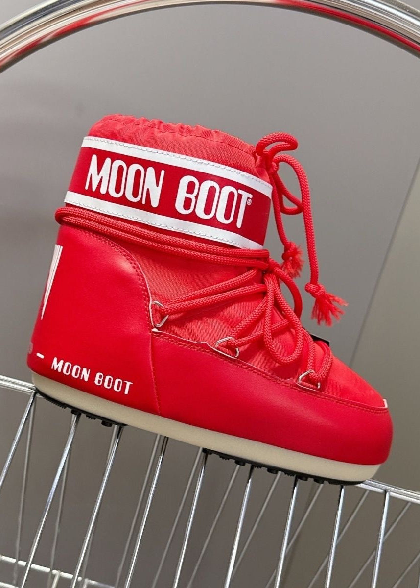 Lace-Up Platform Snow Boots with Padded Ankle Cuff