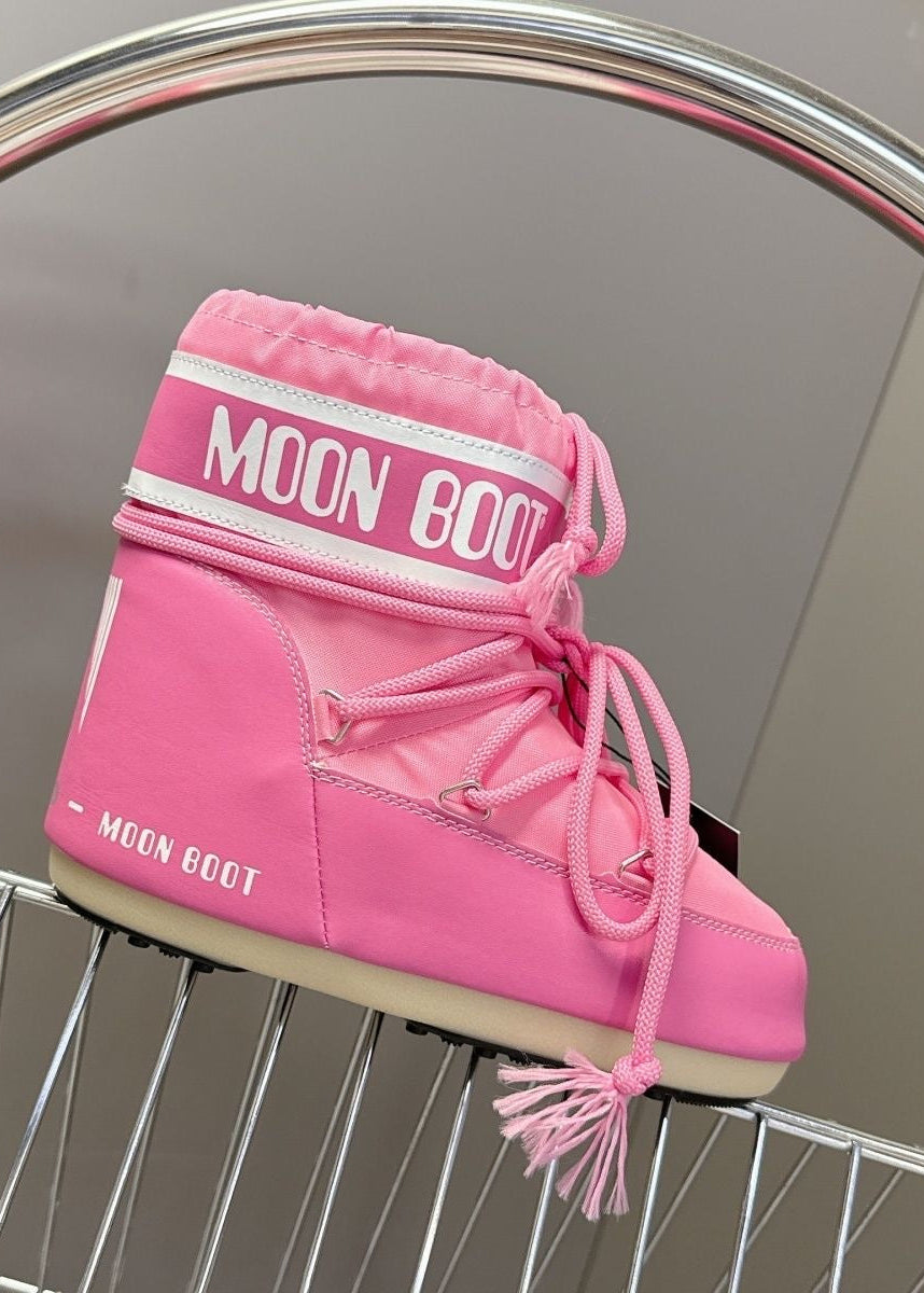Lace-Up Platform Snow Boots with Padded Ankle Cuff