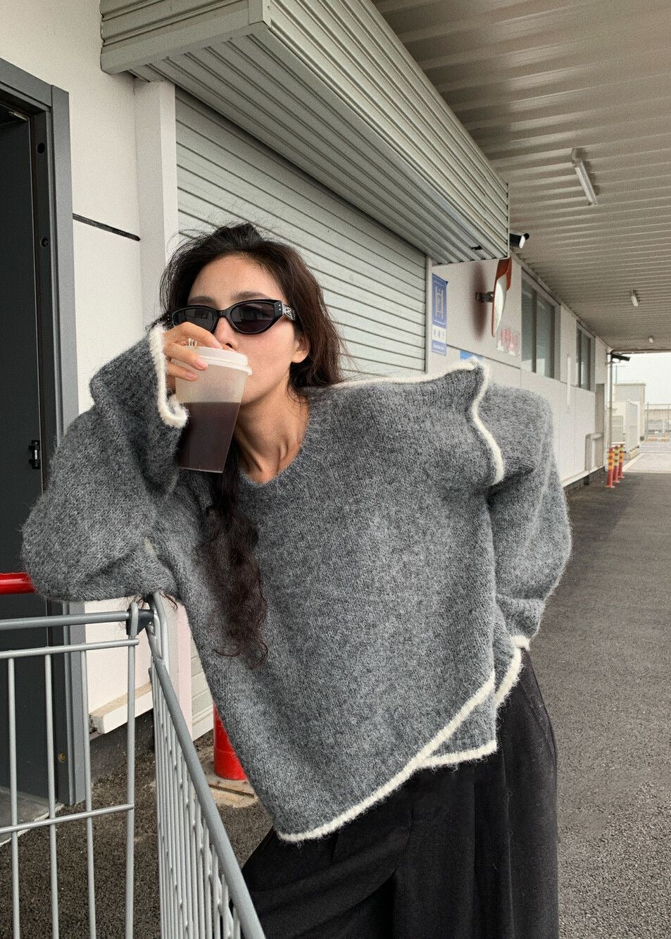 Gray Fuzzy Contrast-Trim Sweater – Women’s Loose Crewneck Pullover