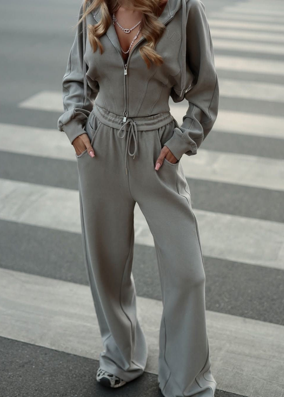 Oversized Hoodie Set – Gray Zip-Up Hoodie and Wide-Leg Pants