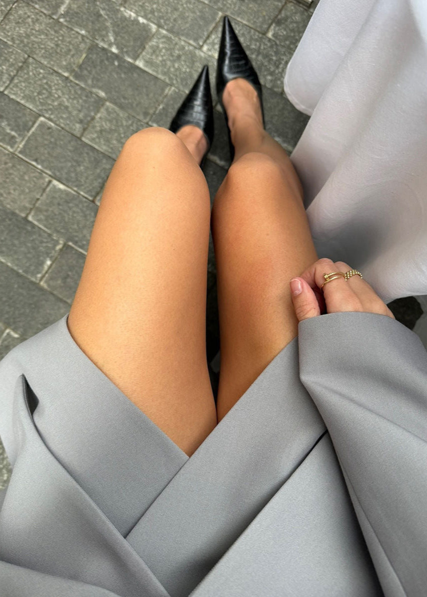 Conjunto de blazer estructurado y falda con abertura – Traje de dos piezas entallado para mujer