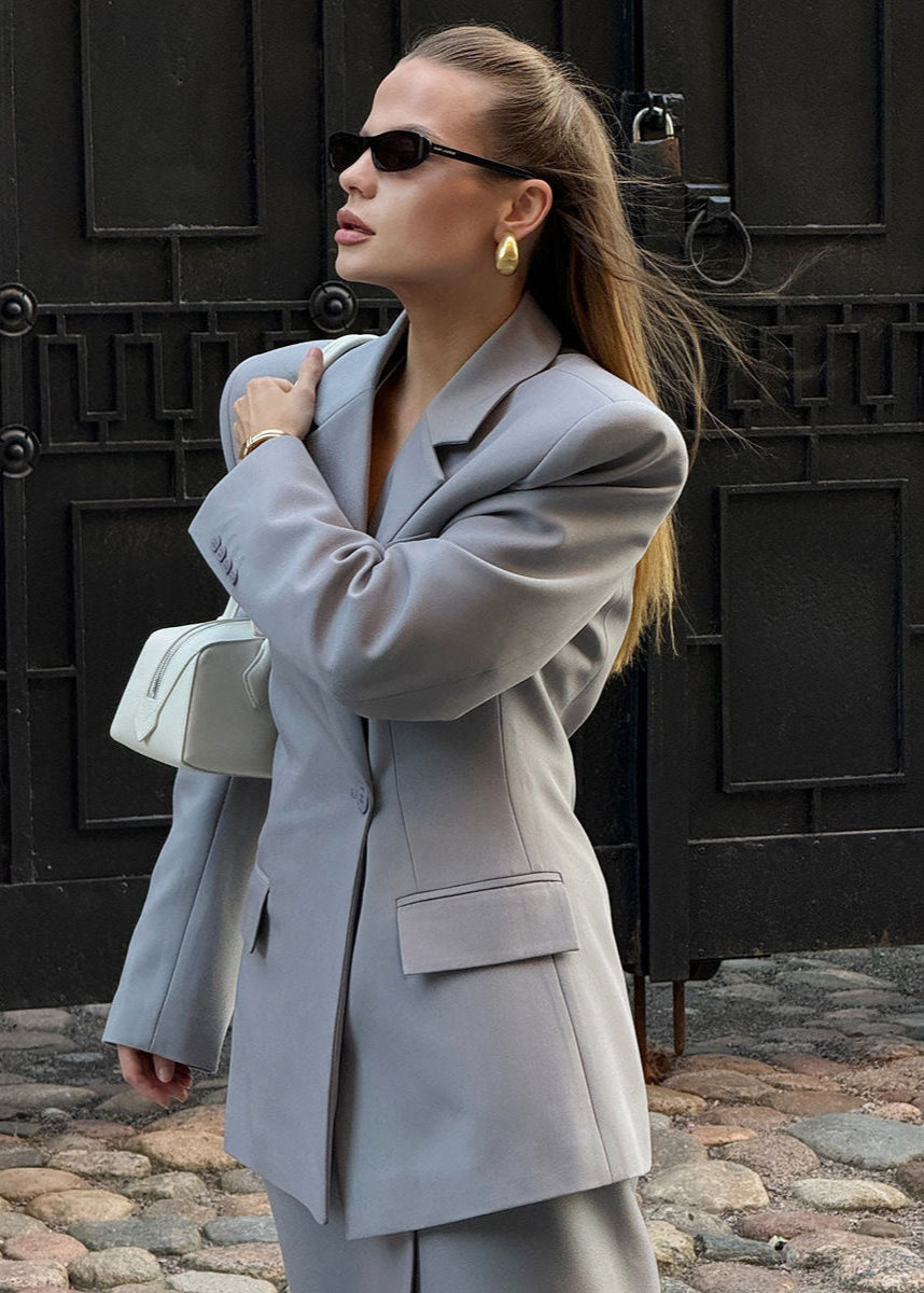 Conjunto de blazer estructurado y falda con abertura – Traje de dos piezas entallado para mujer