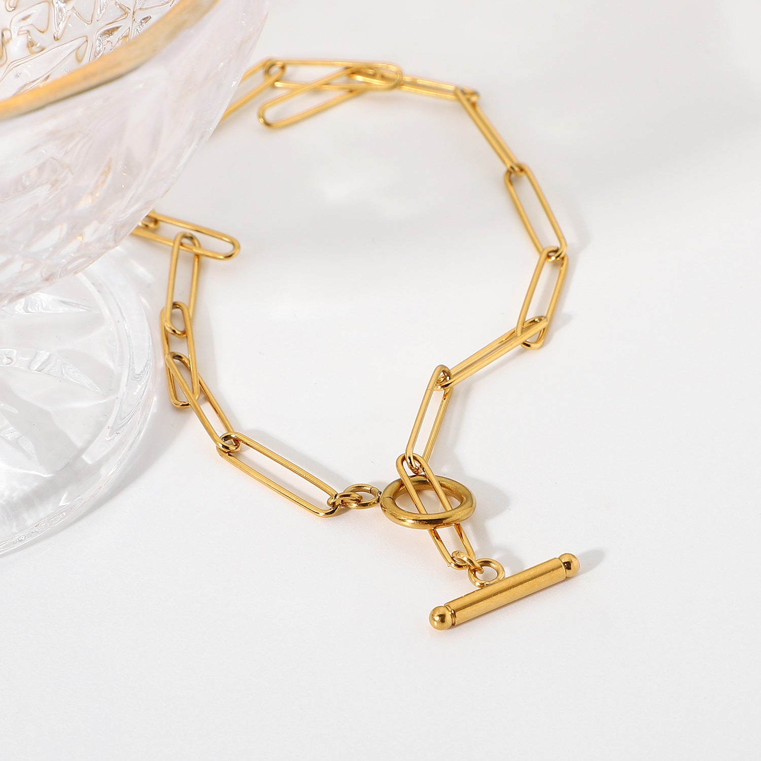 Joyce - Bold Toggle Clasp Gold Necklace