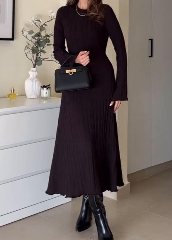 Selene - Ribbed Long Sleeve Midi Dress