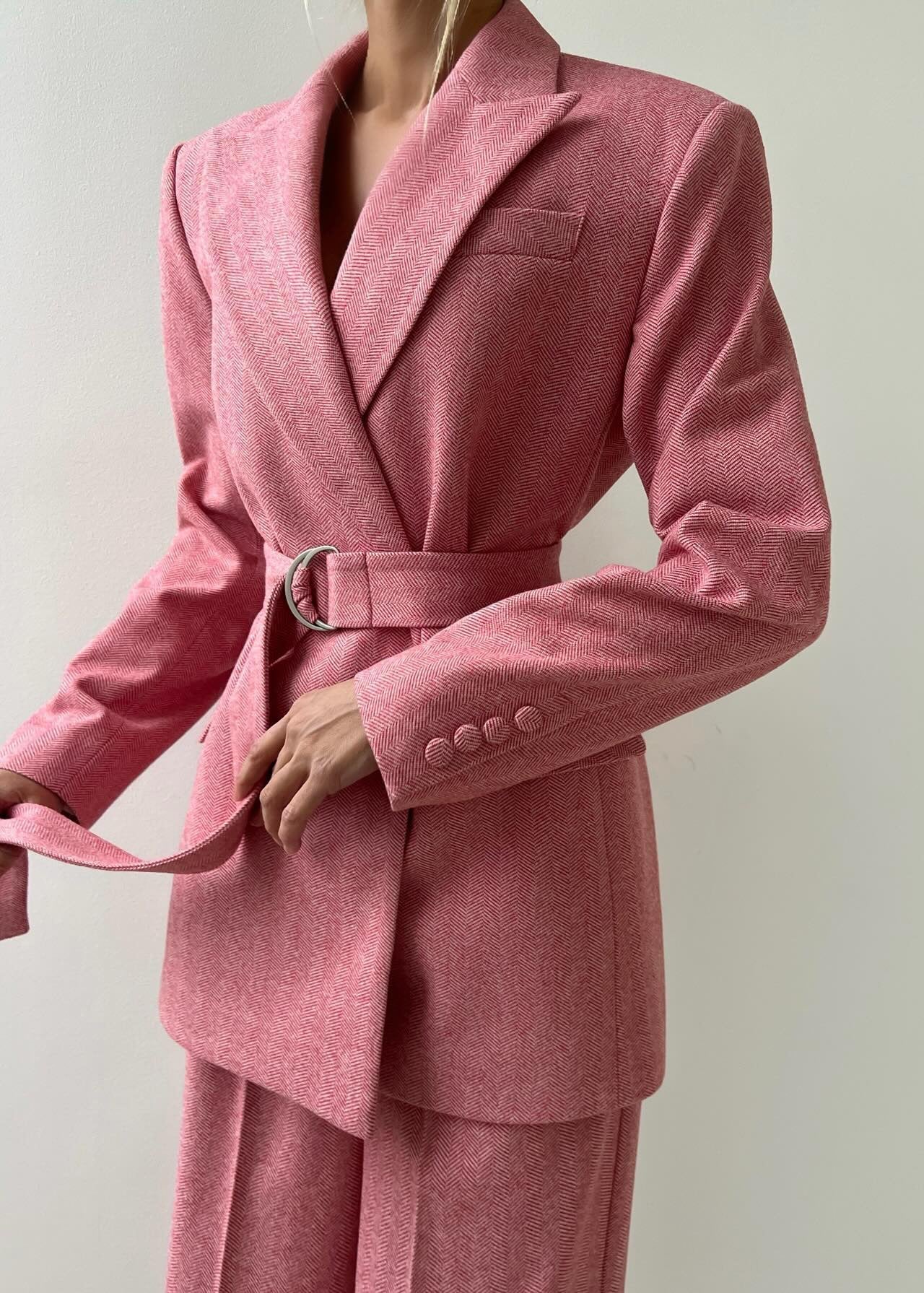 Rosé Herringbone Blazer and Corset Jumpsuit Set – Modern Two-Piece Suit for Women