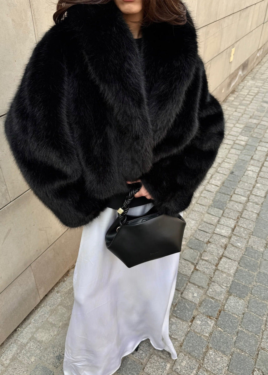 Abrigo de felpa de piel sintética Celeste – Lujosa chaqueta corta de invierno