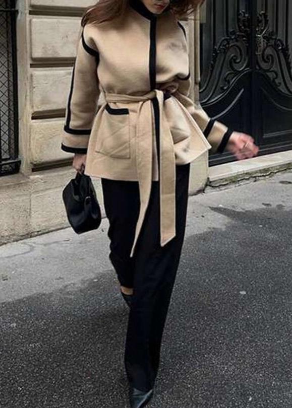 Manteau en laine ceinturé à contraste