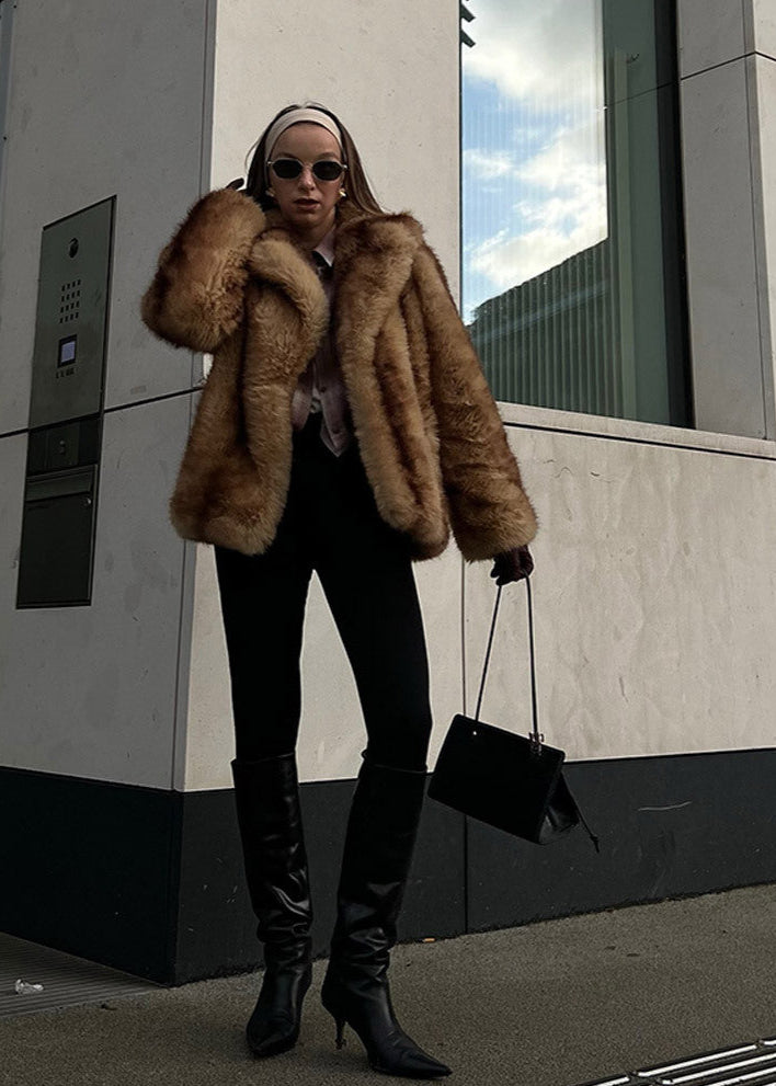 Luxe Essence - Plush Faux Fur Coat