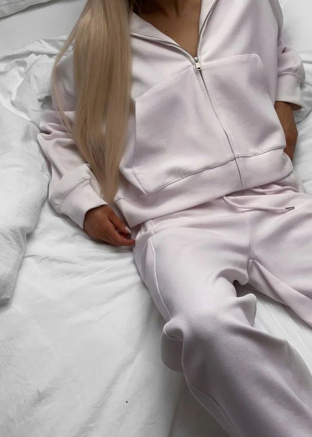 Soft Beige Zip Hoodie and Wide-Leg Pants Set – Women’s Relaxed Fit Tracksuit
