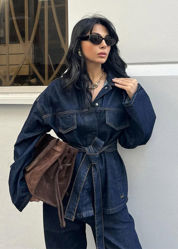 Conjunto de mezclilla índigo estructurada – chaqueta oversized con cinturón y pantalones de pierna recta