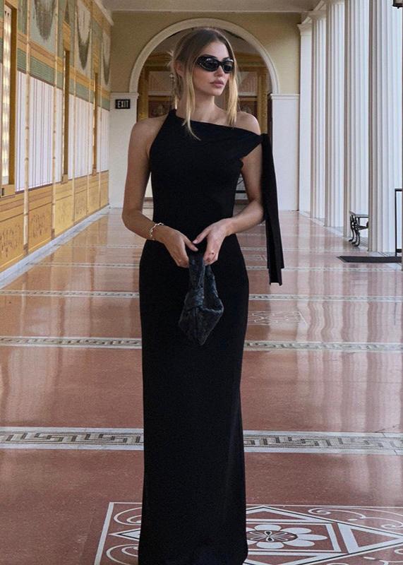 Abito lungo elegante monospalla