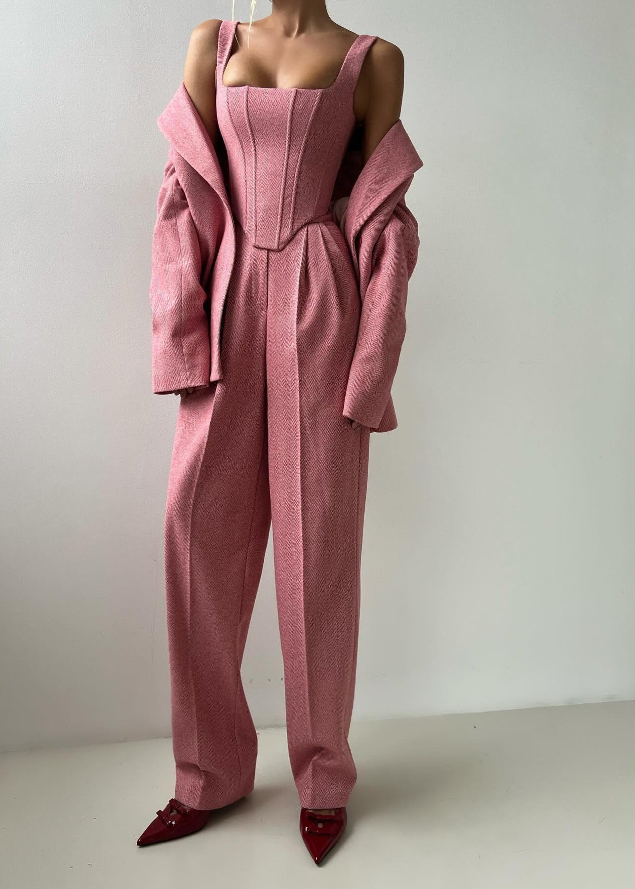 Rosé Herringbone Blazer and Corset Jumpsuit Set – Modern Two-Piece Suit for Women