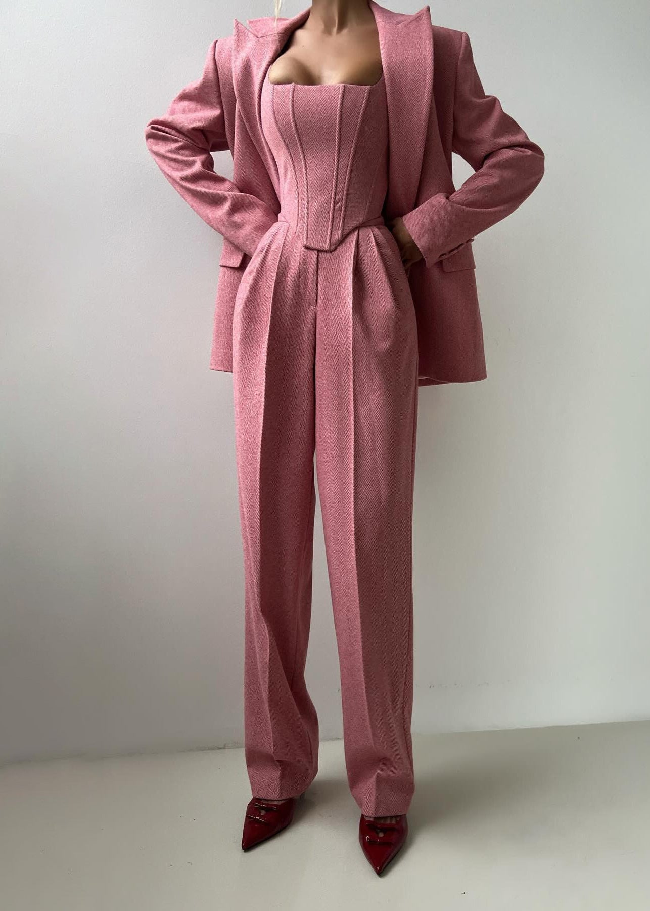 Rosé Herringbone Blazer and Corset Jumpsuit Set – Modern Two-Piece Suit for Women