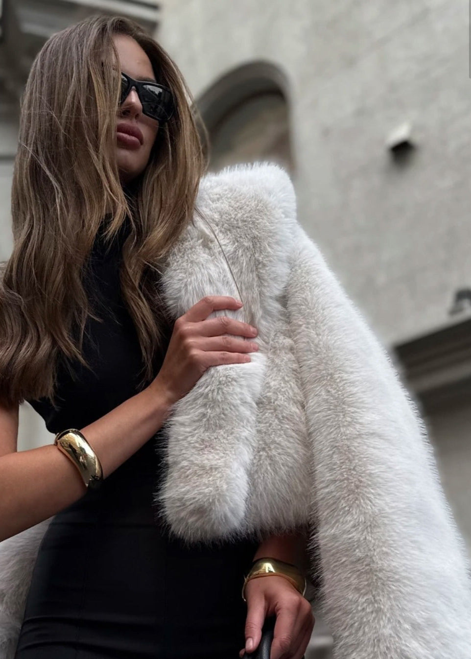 Abrigo de felpa de piel sintética Celeste – Lujosa chaqueta corta de invierno