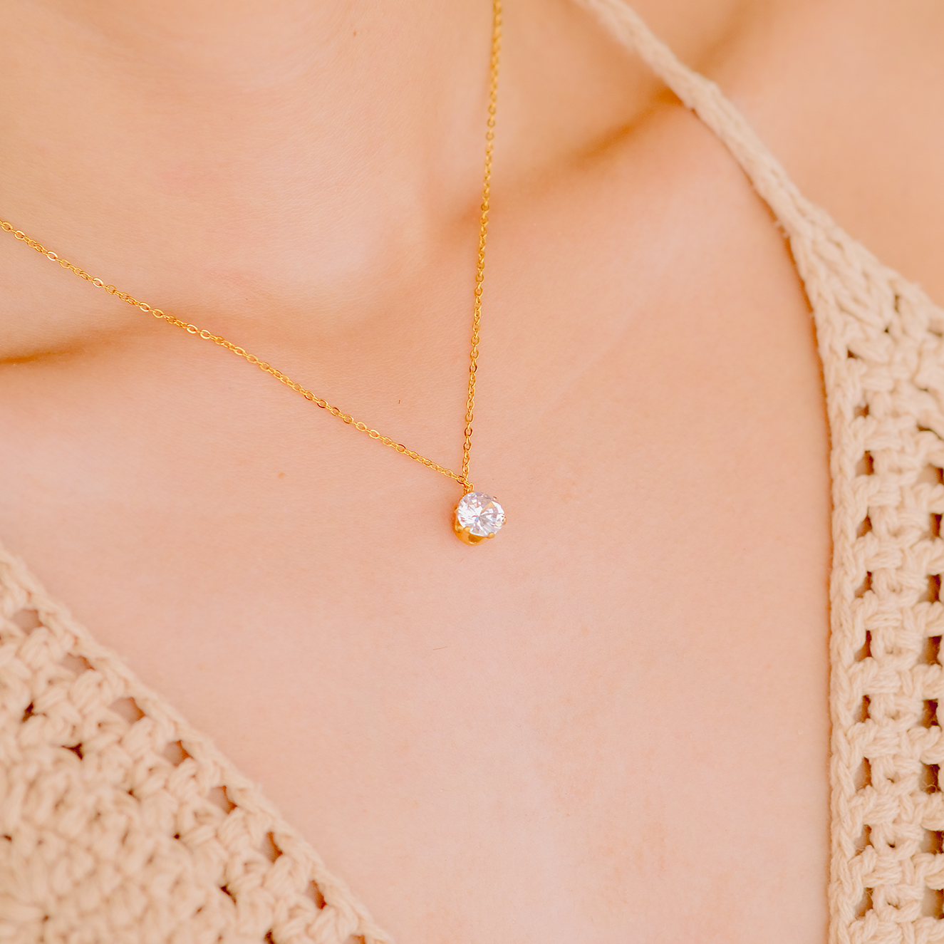 Collier en or avec solitaire radieux