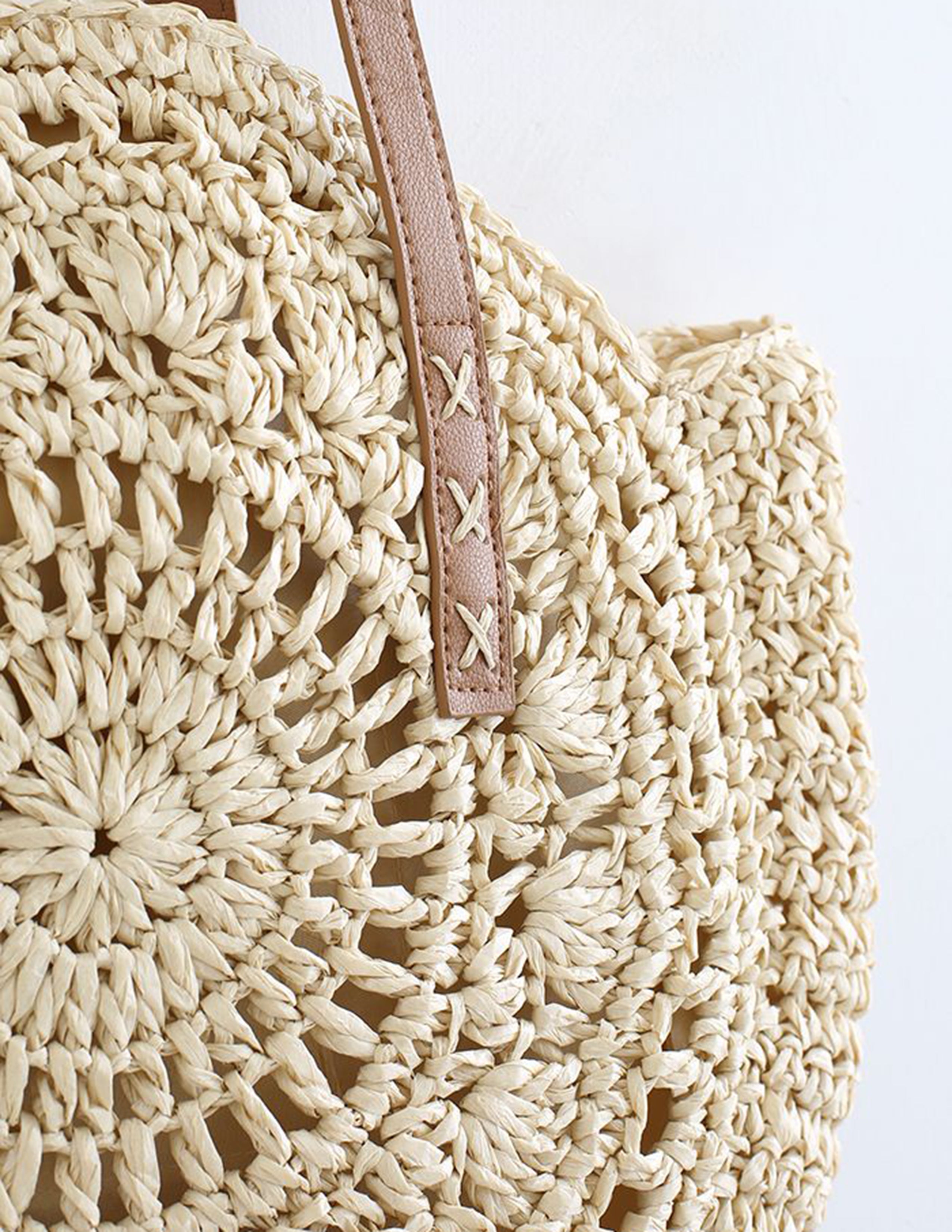 Round-Straw Tote Bag