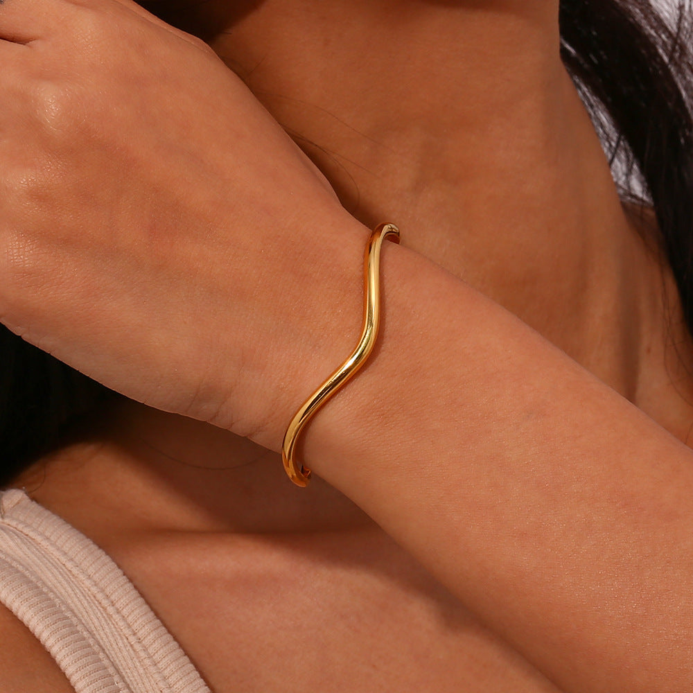 Sway Gold Wave Bangle