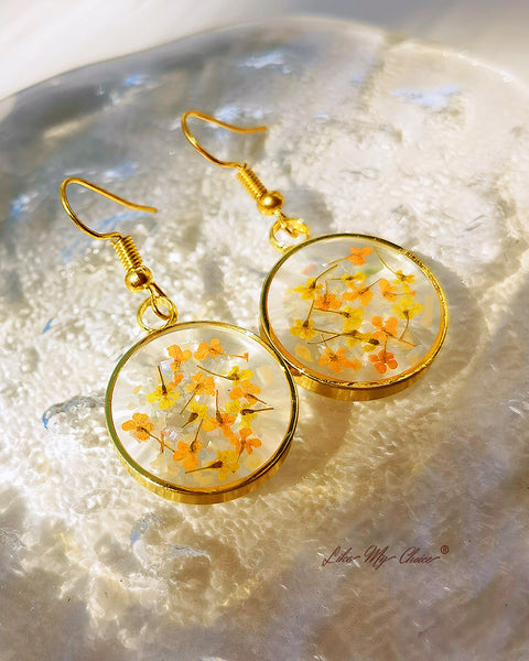 Boucles d'oreilles fleurs pressées - Résine de Lys Jaune