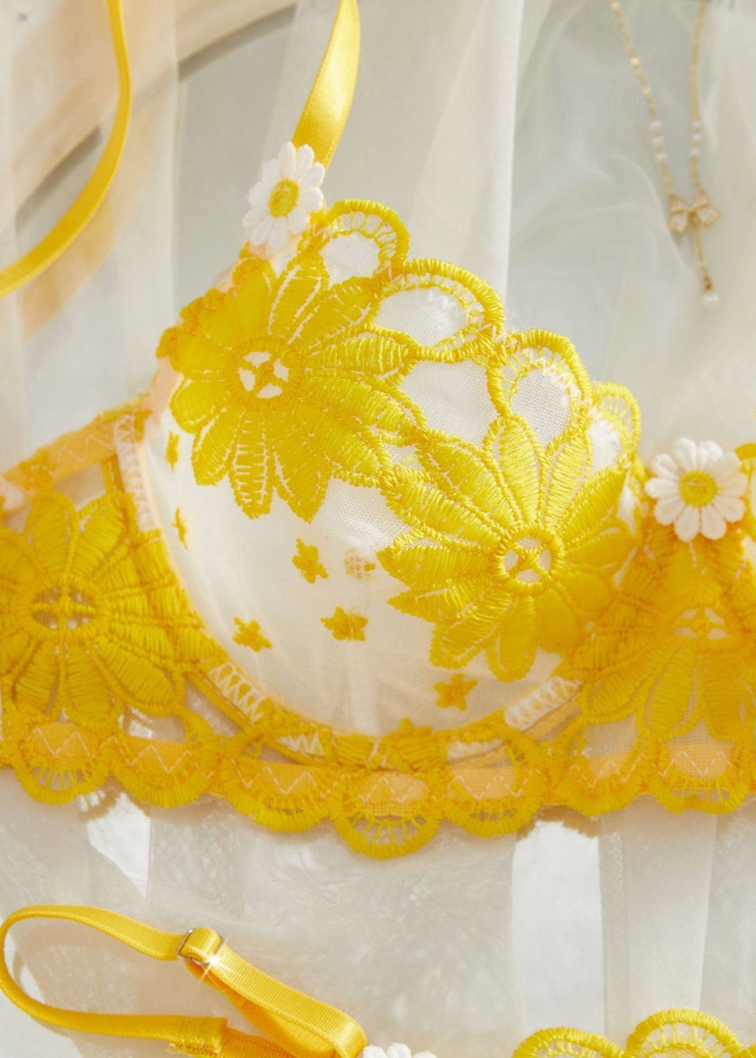 Sunlace Daisy Lingerie Set – Yellow Floral Embroidery Bra & Thong