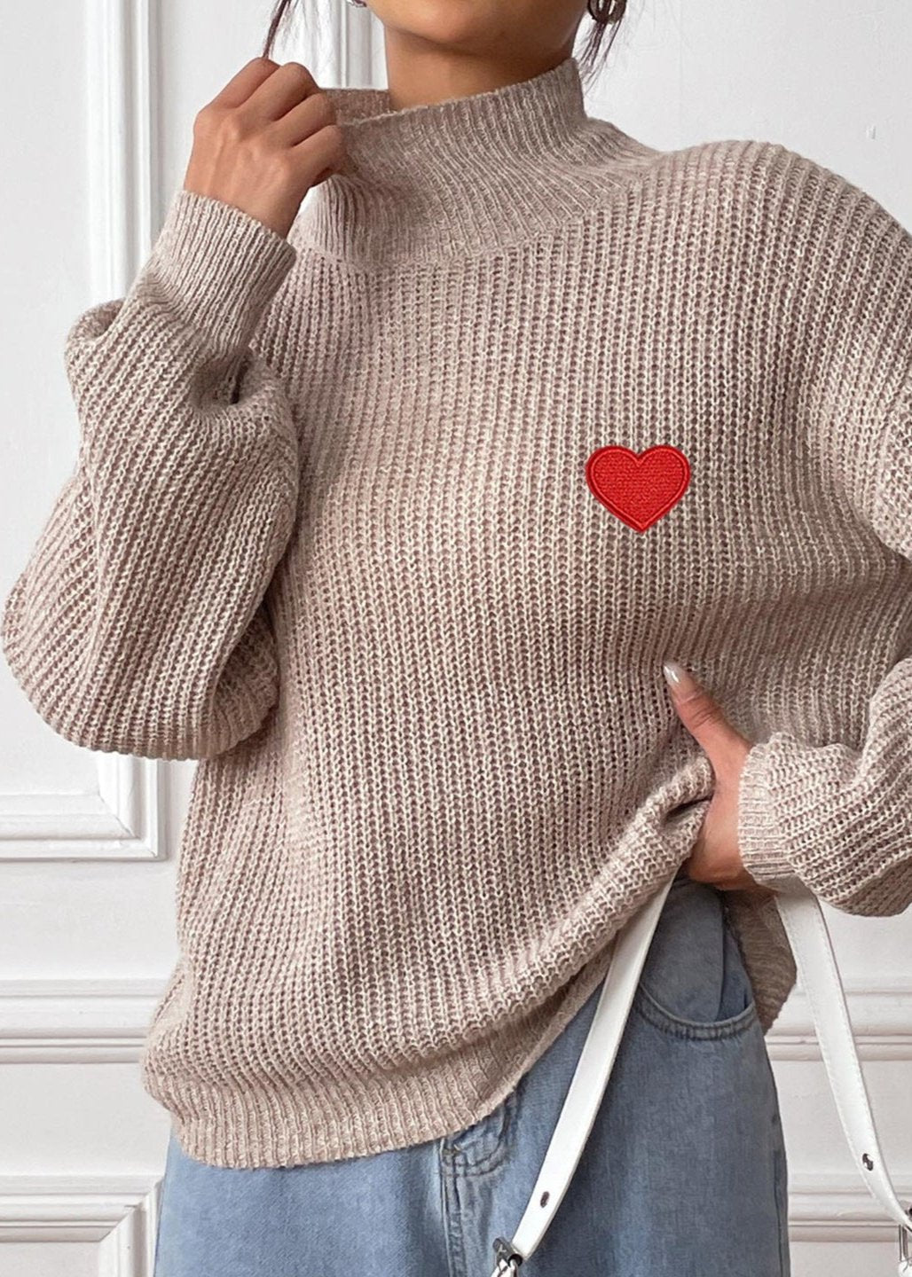 Heart Detail Half Turtleneck Pullover