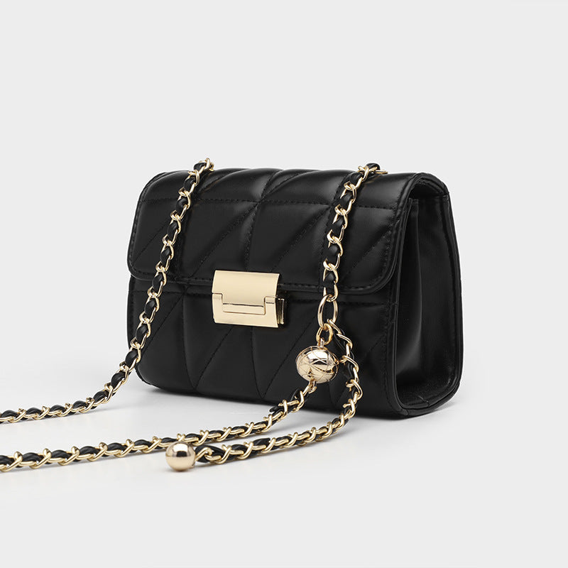 Retro-Chic Chain Shoulder Bag