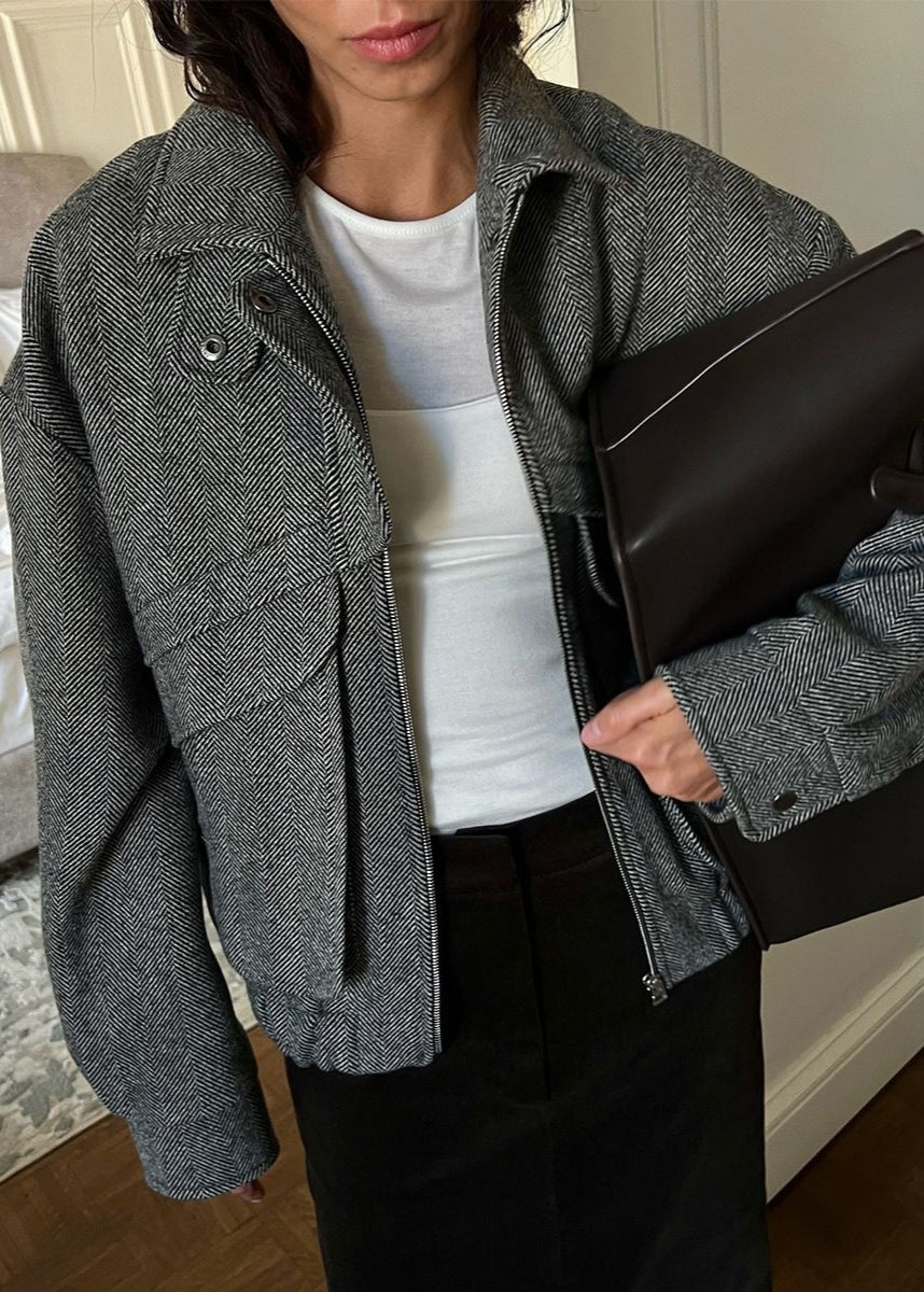 Chaqueta de Lana Lena Espiga – Cierre Estructurado con Bolsillos Sobredimensionados