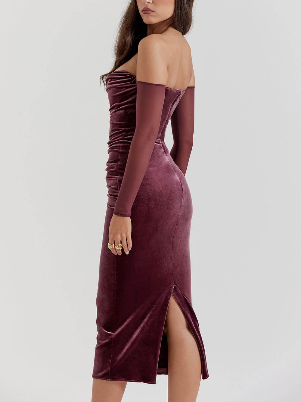 Robe midi à épaules dénudées en velours élégant