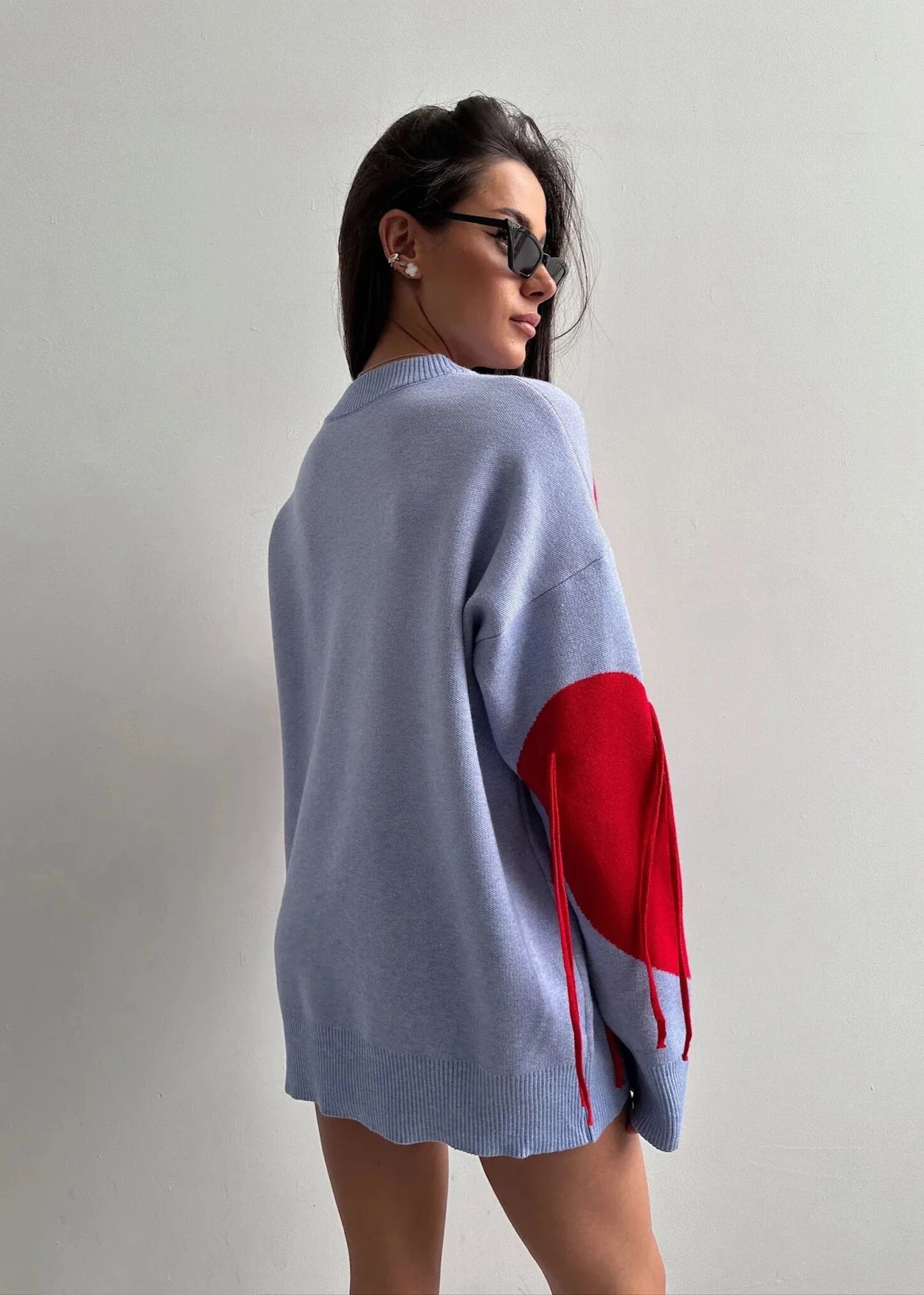 Pull élégant en forme de cœur rouge et bleu - Amusant et séduisant